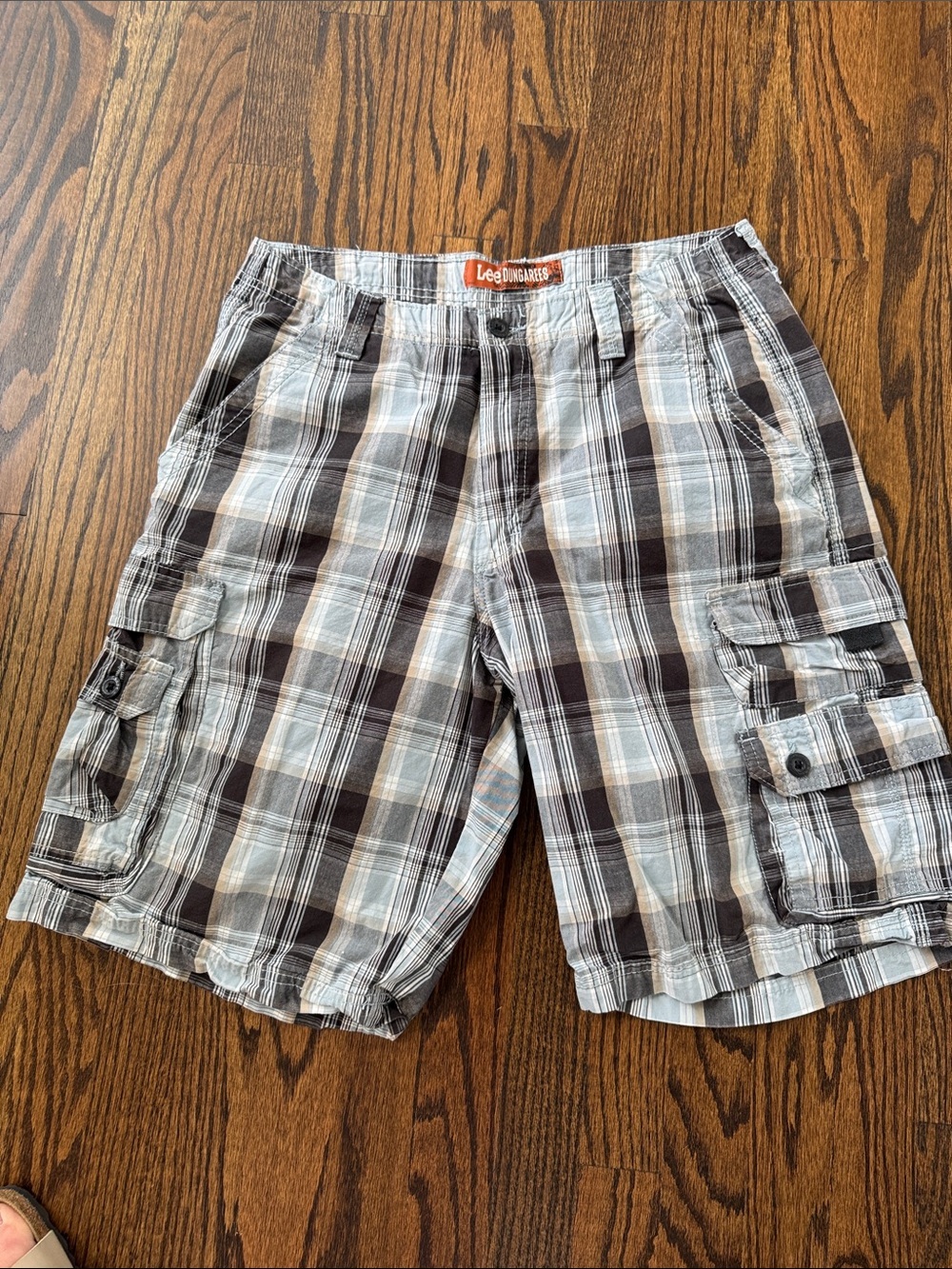 Lee Men’s Plaid Cargo Shorts - Black,tan, gray/blue & White size 33